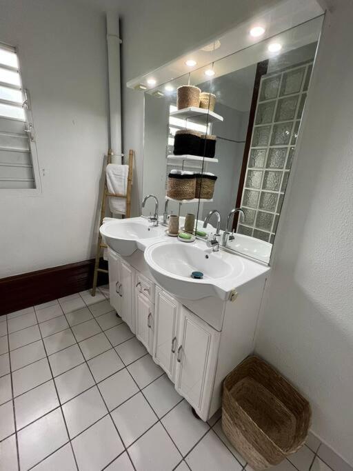 Appartement F4 Petit Bourg Bagian luar foto